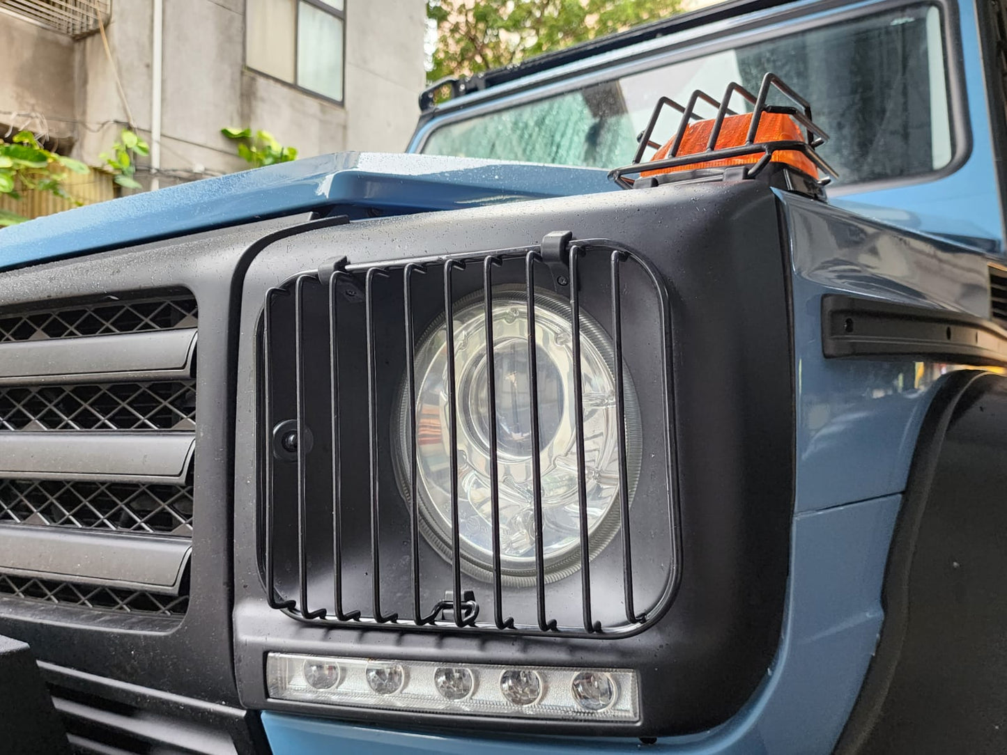 Headlight protective grille suitable for Mercedes G Class W 463