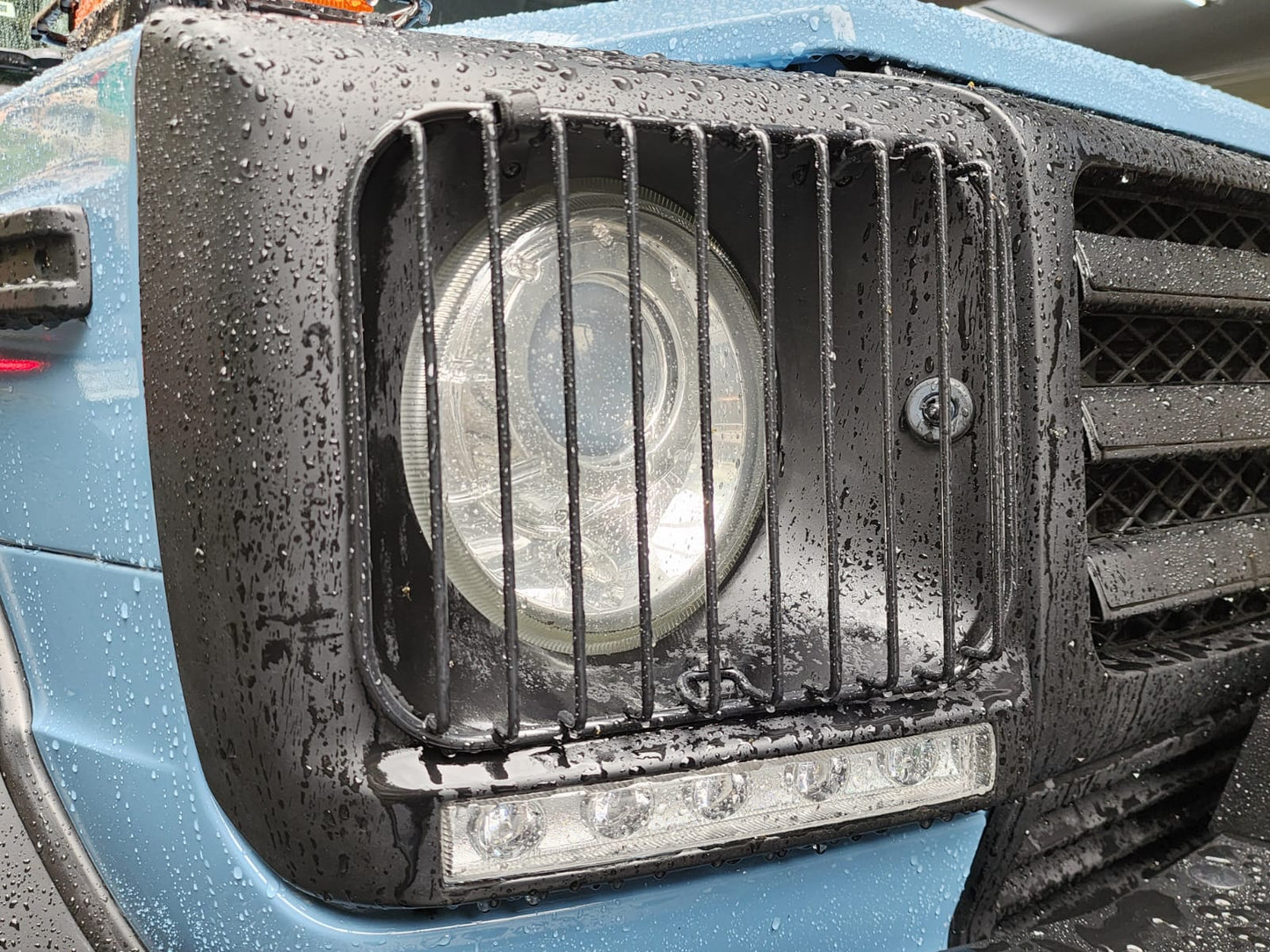 Headlight protective grille suitable for Mercedes G Class W 463