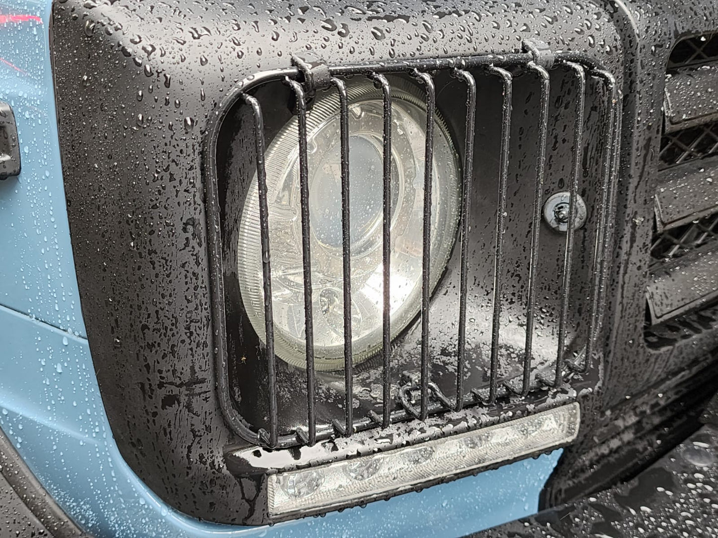 Headlight protective grille suitable for Mercedes G Class W 463